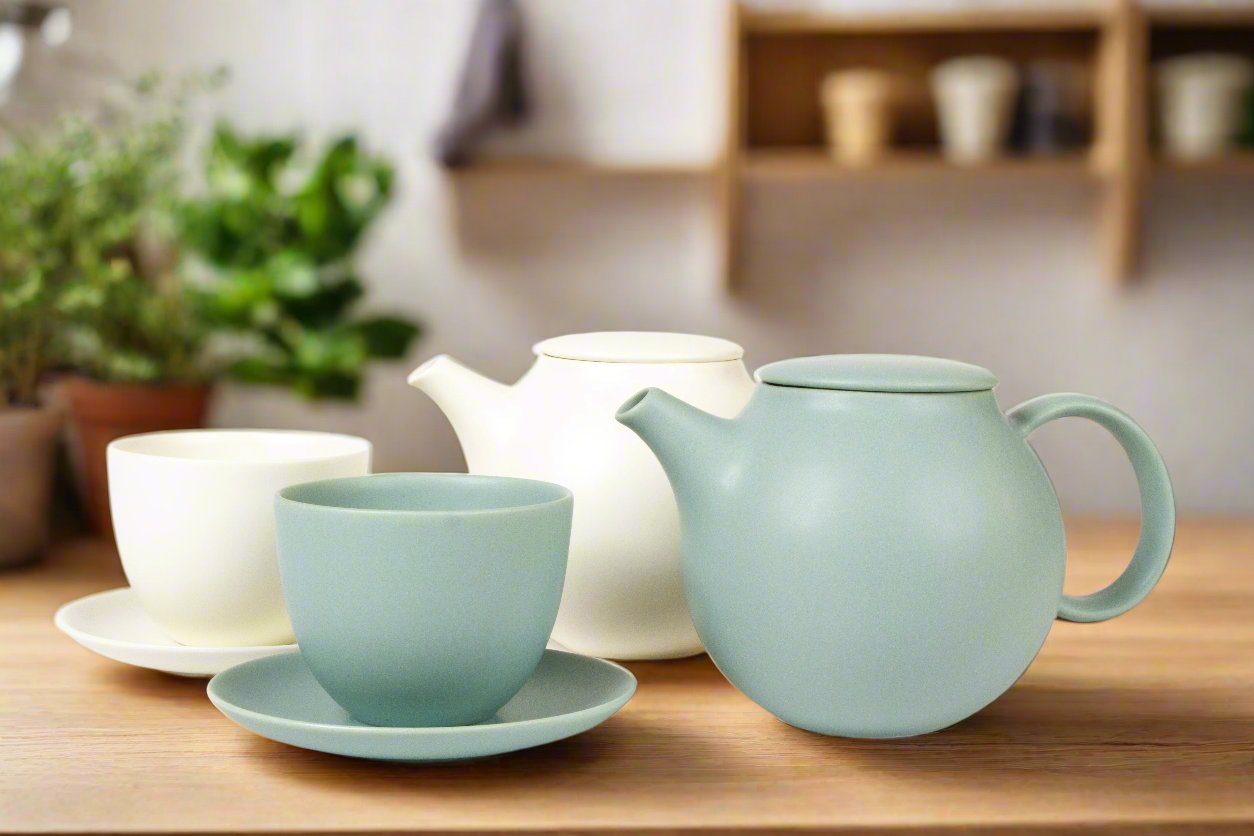 Porcelain Teapot with Stainless Steel Infuser | Kinto - PEBBLE