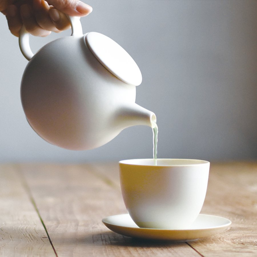 Porcelain Teapot with Stainless Steel Infuser | Kinto - PEBBLE